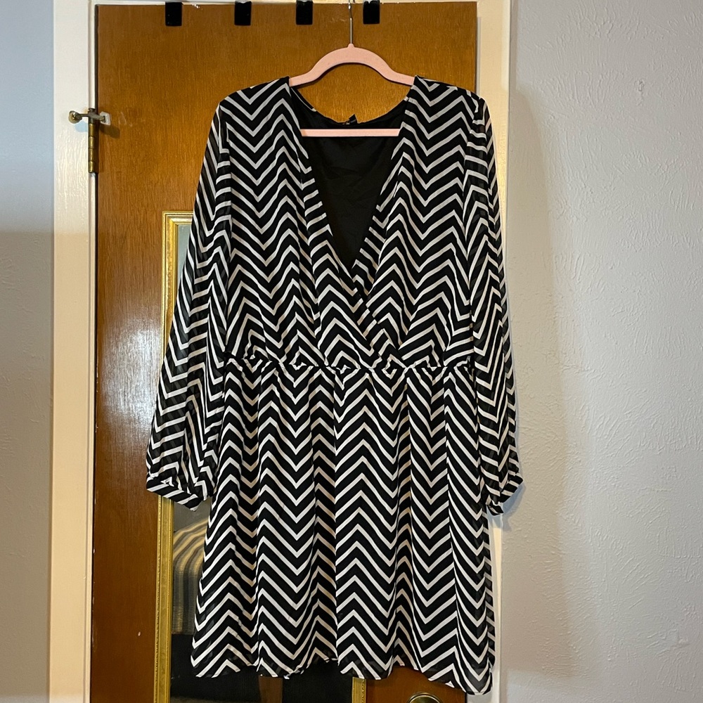 Express V-Neck Chevron Elastic Waste Mini Dress Long Sleeves